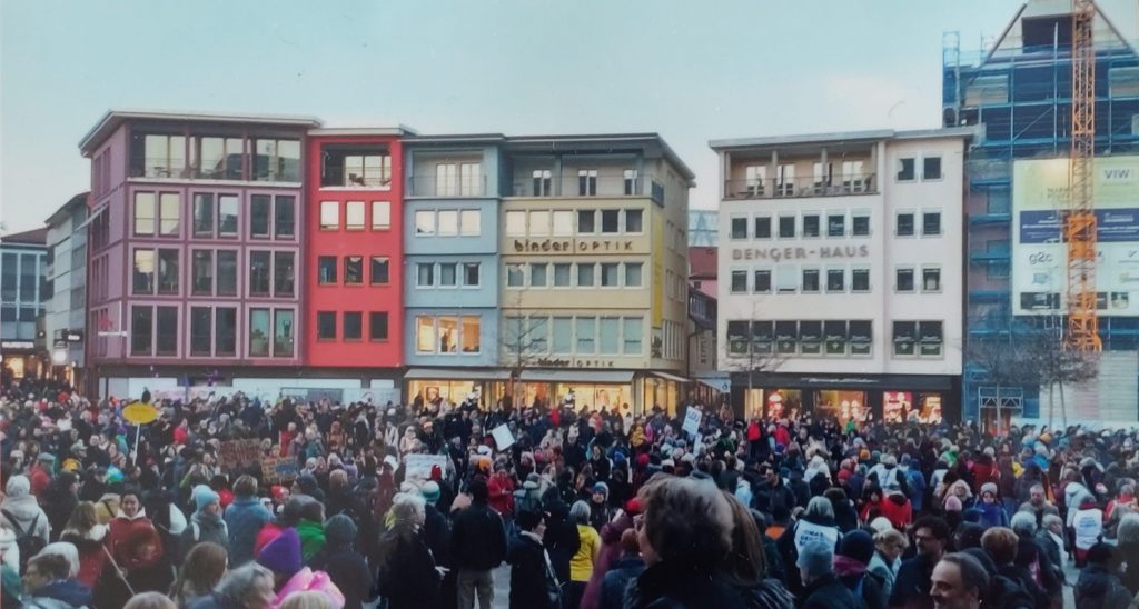 Lichterkette der OGR Stuttgart am 8. Februar 2025 am Marktplatz