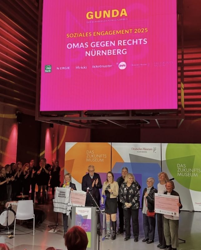 Preisverleihung an OMAS GEGEN RECHTS Nürnberg