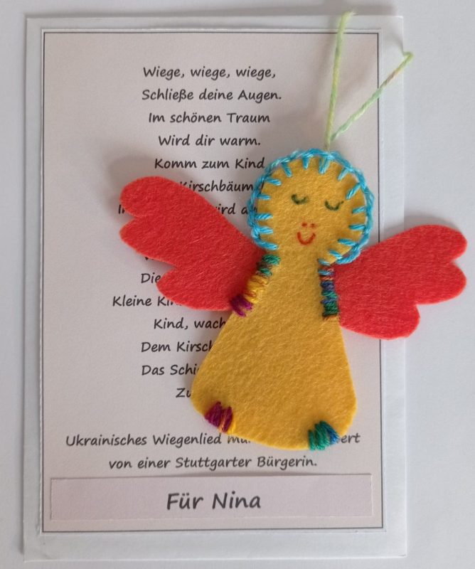 Engel und Briefumschlag, erinnert an Kinder von Zwangsarbeiterinnen in Stuttgart