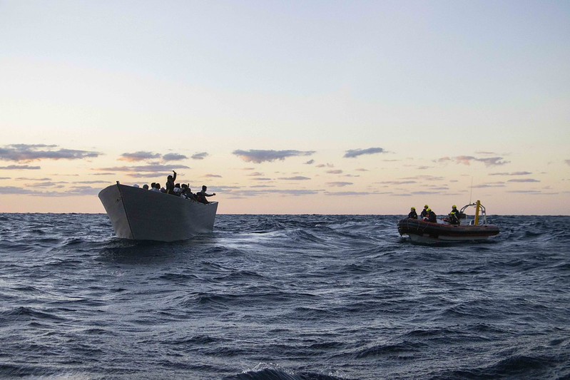 Omas gegen Rechts unterstützen die Seenotrettung