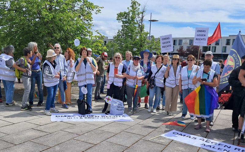 Heidenheim bleibt bunt – Hunderte protestieren gegen den AfD-Parteitag