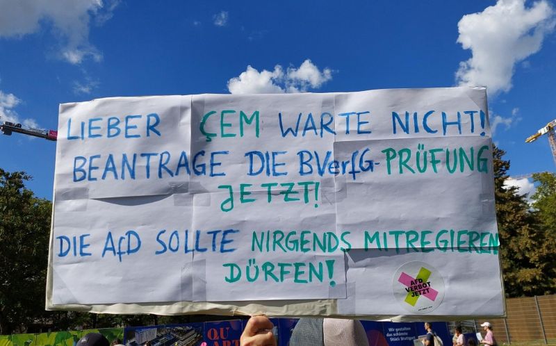 Tausende bei Kundgebungen in Stuttgart: Keine Macht den Rechtsextremisten